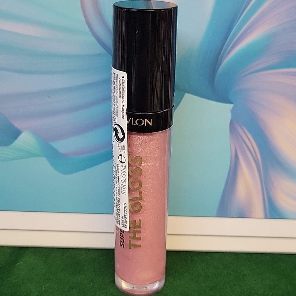 Revlon Super Lustrous The Gloss New Sealed Tube - 203 Lean In